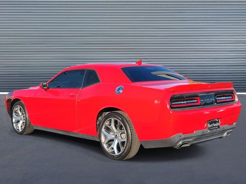 Used 2015 Dodge Challenger SXT Plus image 4