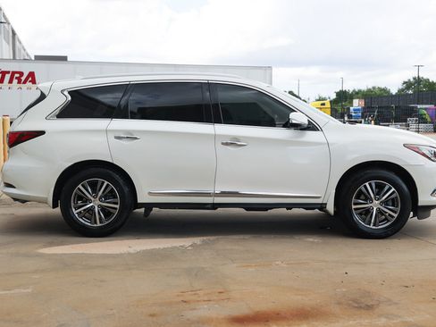 Used 2019 INFINITI QX60 Luxe w/ Essential Package FWD image 17