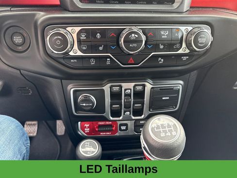 Used 2018 Jeep Wrangler Unlimited Rubicon AWD/4WD image 18