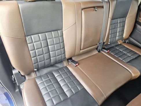 Used 2017 Nissan Titan Platinum Reserve image 21