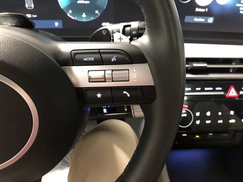 Used 2025 Hyundai Tucson Limited image 26