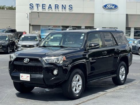 Used 2018 Toyota 4Runner SR5 Premium image 2