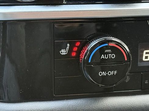 Certified 2024 Nissan Pathfinder SV image 35