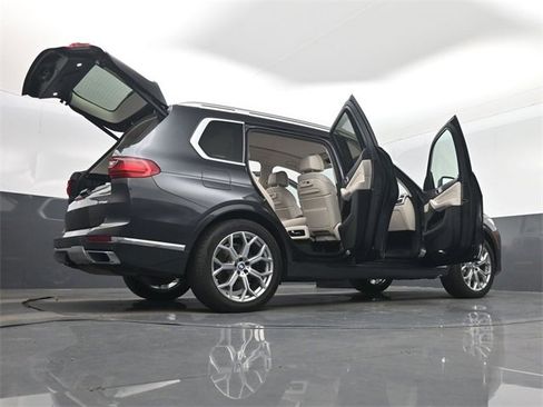 Used 2022 BMW X7 xDrive40i w/ Executive Package image 69