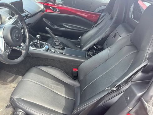 Used 2022 MAZDA MX-5 Miata RF Grand Touring w/ Appearance Package RWD image 3
