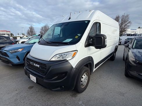 Used 2023 RAM ProMaster 2500 FWD image 1