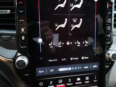 Used 2025 RAM 3500 Longhorn image 26