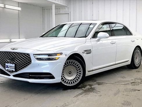 Used 2021 Genesis G90 3.3T Premium image 2