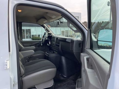 Used 2025 Chevrolet Express 2500 w/ Driver Convenience Package RWD image 10