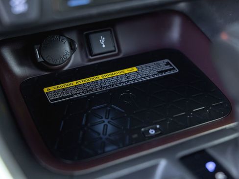 Certified 2020 Toyota RAV4 Limited image 21