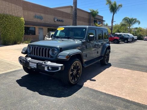 Certified 2025 Jeep Wrangler Unlimited Sahara AWD/4WD image 5