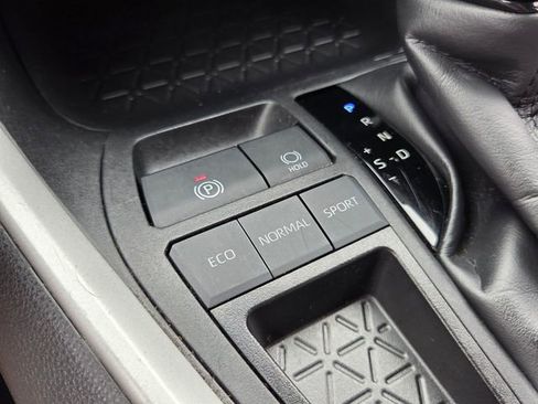 Used 2024 Toyota RAV4 XLE FWD image 24