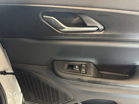 New 2025 Jeep Grand Cherokee Altitude AWD/4WD image 14