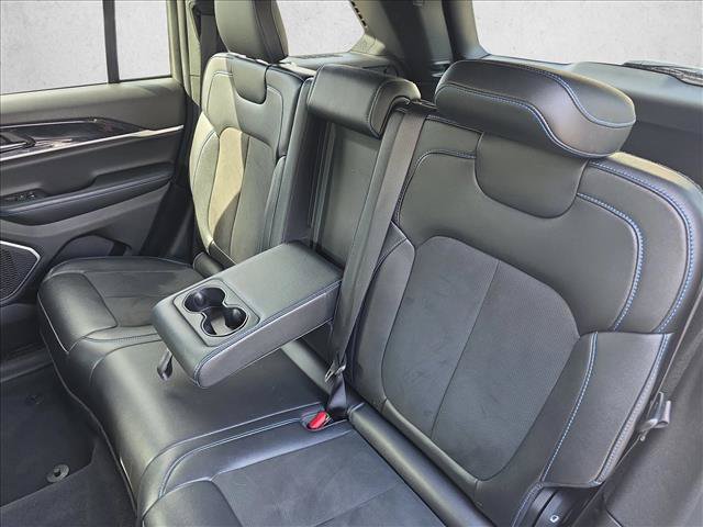 Used 2024 Jeep Grand Cherokee Trailhawk AWD/4WD image 14