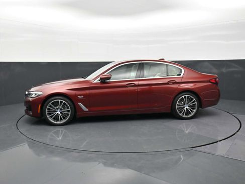 Used 2023 BMW 530e w/ Premium Package RWD image 8