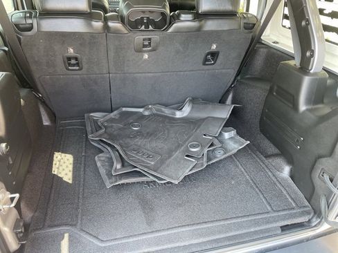 Used 2018 Jeep Wrangler Unlimited Rubicon w/ Safety Group image 20
