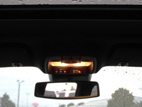 Used 2023 Chevrolet Colorado Z71 image 24