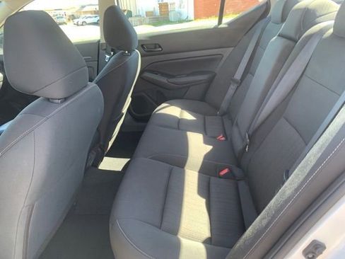 Used 2025 Nissan Altima 2.5 SV FWD image 25