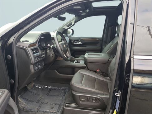 Used 2023 Chevrolet Suburban High Country image 21
