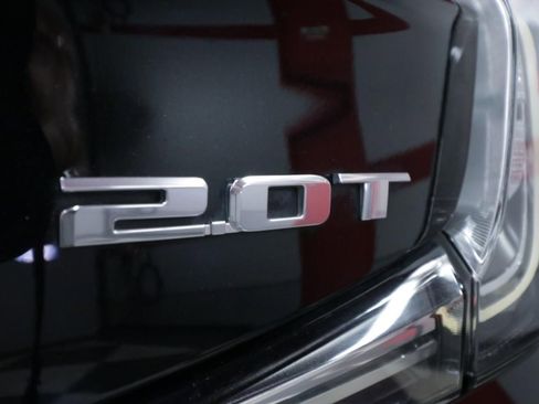 Used 2019 Cadillac XT4 Sport image 32