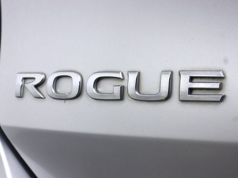 Used 2020 Nissan Rogue SV w/ Sun & Sound Touring Package AWD/4WD image 40