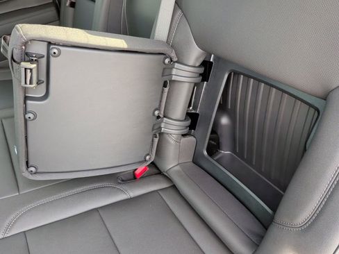 New 2026 GMC Sierra 1500 SLT image 39