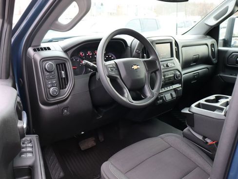 Used 2024 Chevrolet Silverado 2500 Custom w/ Custom Value Package image 15