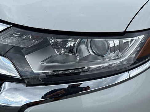 Used 2016 Mitsubishi Outlander SEL FWD image 9