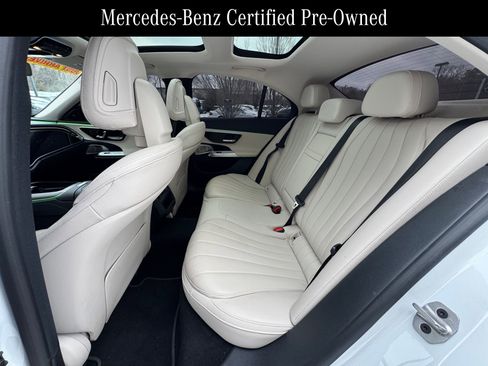 Used 2024 Mercedes-Benz E 350 4MATIC Sedan image 10