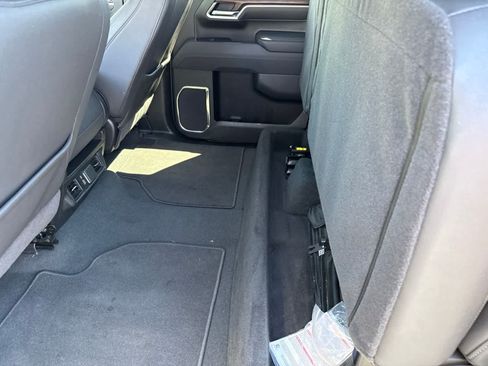 Used 2025 GMC Sierra 1500 SLT AWD/4WD image 25