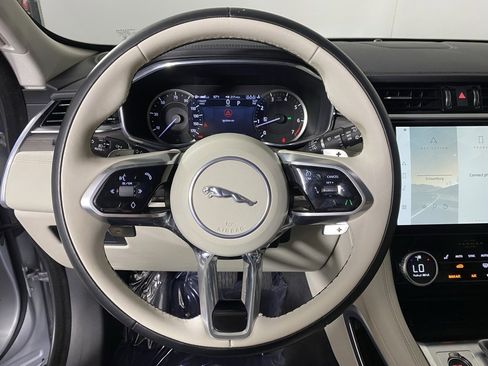 Used 2023 Jaguar F-PACE S image 11