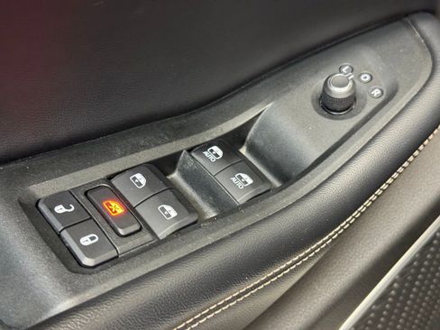 Used 2021 Jeep Grand Cherokee L Laredo AWD/4WD image 9