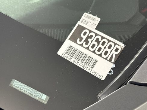 Used 2024 Nissan Altima 2.5 SV FWD image 23