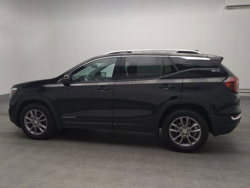 Used 2024 GMC Terrain SLT AWD/4WD image 3