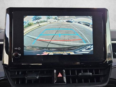 Used 2025 Toyota Corolla LE FWD image 11