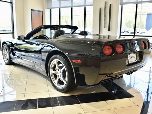 Used 2003 Chevrolet Corvette Convertible w/ Preferred Equipment Group1 RWD image 9