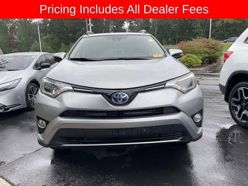 Used 2017 Toyota RAV4 XLE AWD/4WD image 13