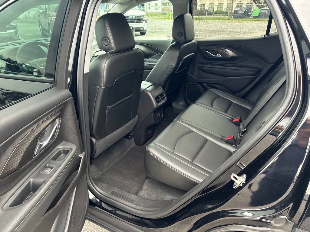 Used 2024 GMC Terrain SLT AWD/4WD image 38