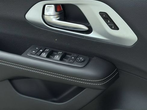New 2026 Chrysler Pacifica Limited FWD image 27