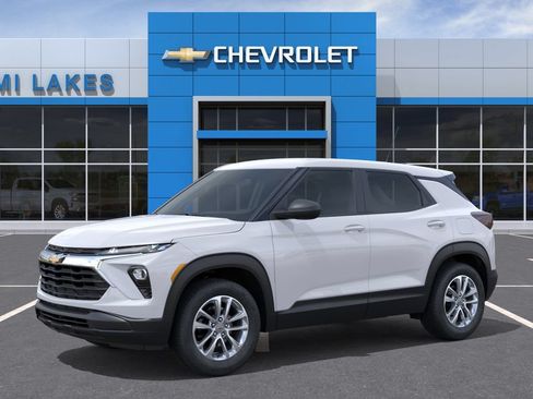 New 2026 Chevrolet TrailBlazer LS FWD image 2