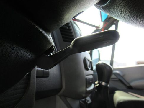 Used 2018 Mercedes-Benz Sprinter 2500 image 25