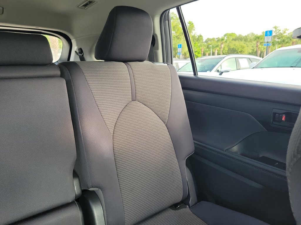 Used 2023 Toyota Highlander LE FWD image 14