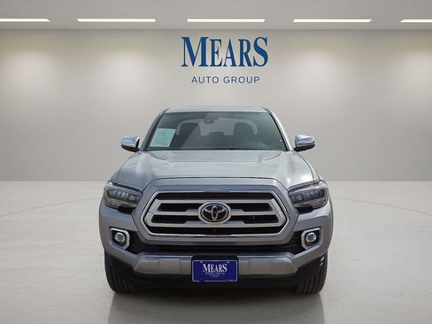 Used 2021 Toyota Tacoma Limited image 8