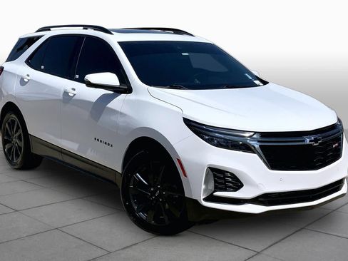 Certified 2023 Chevrolet Equinox RS w/ RS Leather Package AWD/4WD image 3