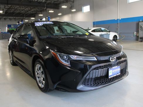 Used 2022 Toyota Corolla LE FWD image 4