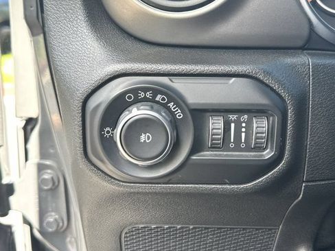 Used 2020 Jeep Wrangler Unlimited Sport S AWD/4WD image 25
