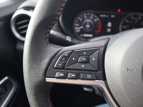 New 2025 Nissan Versa SR w/ Trunk Package image 21