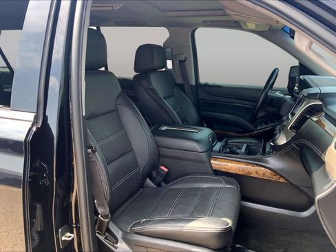 Used 2015 GMC Yukon XL Denali w/ Premium Package RWD image 9