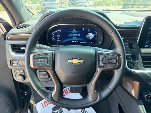 Used 2024 Chevrolet Tahoe High Country AWD/4WD image 16