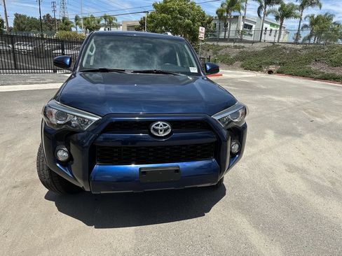 Used 2018 Toyota 4Runner SR5 RWD image 8
